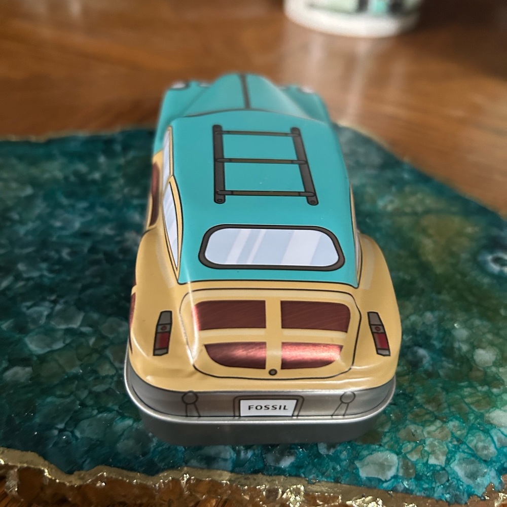 Fossil 30th Anniversary Edition WOODY Car Tin - Picture 3 of 12
